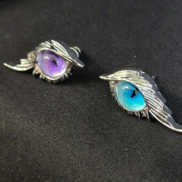 Winged Cat Eye Stud Earring Purple Blue Fantasy Jewelry Silver Tone Cosplay Goth - Picture 4 of 7
